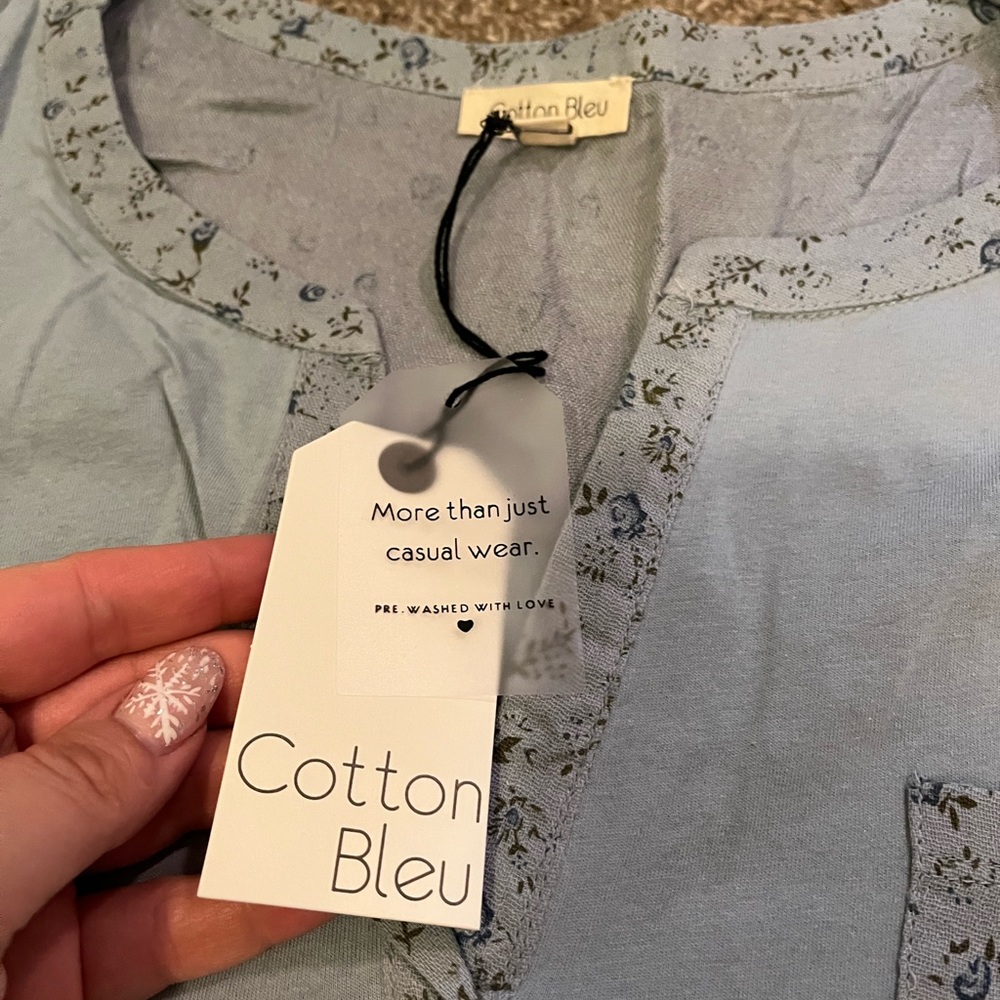Never worn blue top